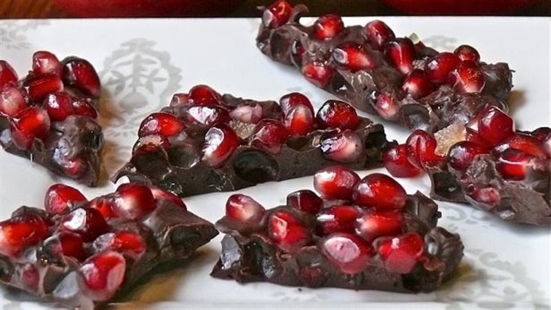 كوكيز الرمان بالشيكولاتة،