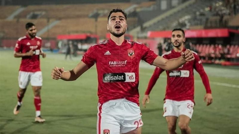 أكرم توفيق لاعب الأهلي،