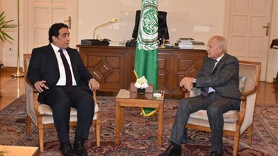 أبو الغيط لـ المنفي: الجامعة العربية مستمرة في العمل للحفاظ على وحدة ليبيا 