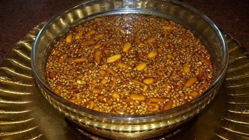 المفتقة، فيتو