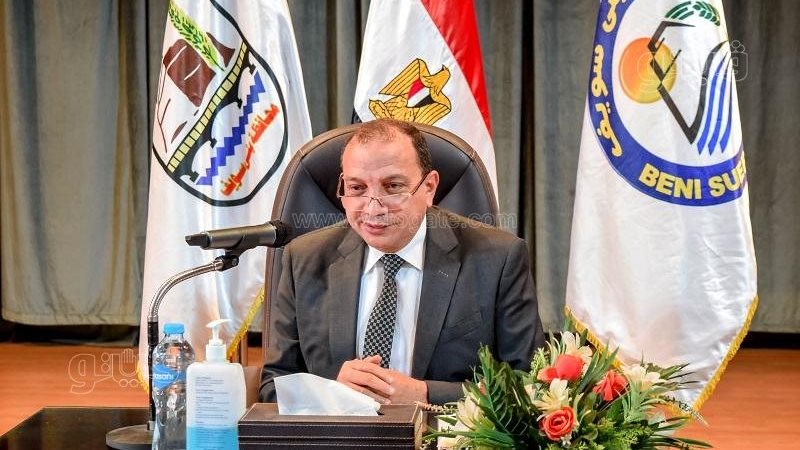الدكتور منصور حسن