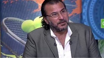 نجم الأهلي السابق: هذا الرباعي عليه الرحيل عن الأهلي فورا