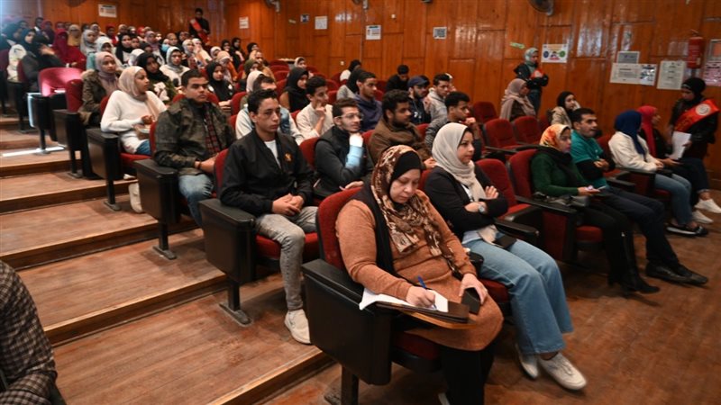 ندوة توعوية بجامعة