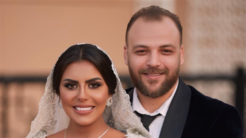 هاجر الشرنوبي وعريسها،
