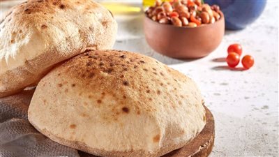 تفسير رؤية الخبز الناشف في المنام وعلاقته بالمشاكل المادية والصعوبات الأسرية 