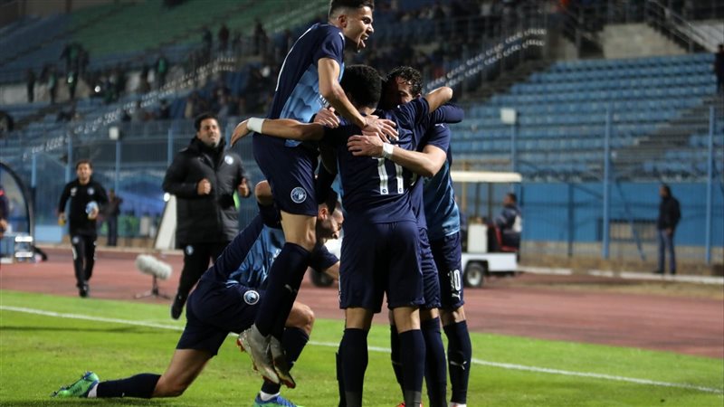 فريق بيراميدز، فيتو