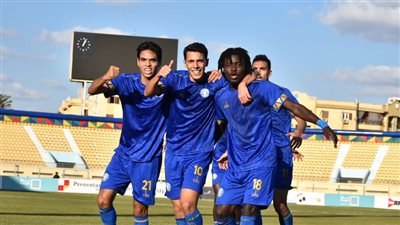 أسوان يتقدم بالهدف الأول في مرمى الزمالك بسبب النيران الصديقة 