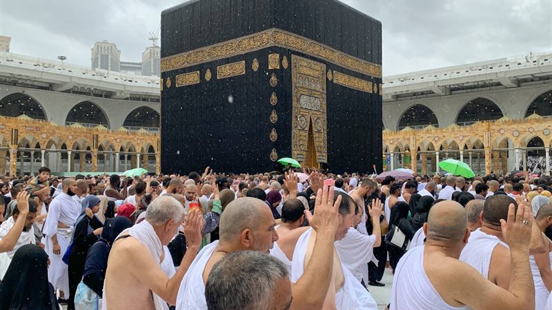 تساقط أمطار على الحرم