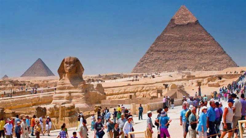 زيارة المواقع الأثرية،