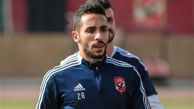 الأهلي يحتفل بعيد ميلاد كريم فؤاد الـ24