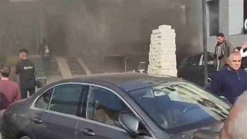 جانب من الحريق، فيتو