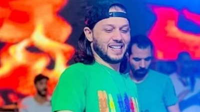 استمرار حجز عازف الأورج محمد عبد السلام لحين استكمال المعارضة في 13 قضية