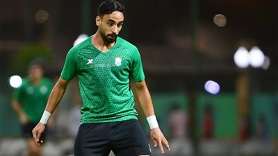 صفقة مروان عطية تثير الجدل، والنشطاء: اللاعب وقع للأهلي وقفل تليفونه