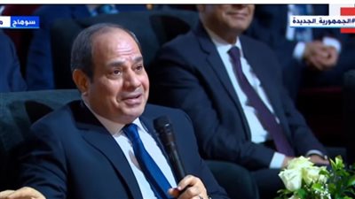السيسي: الطرق والأسفلت أول حاجة لازم تتعمل عشان نوصلكم وتوصلولنا