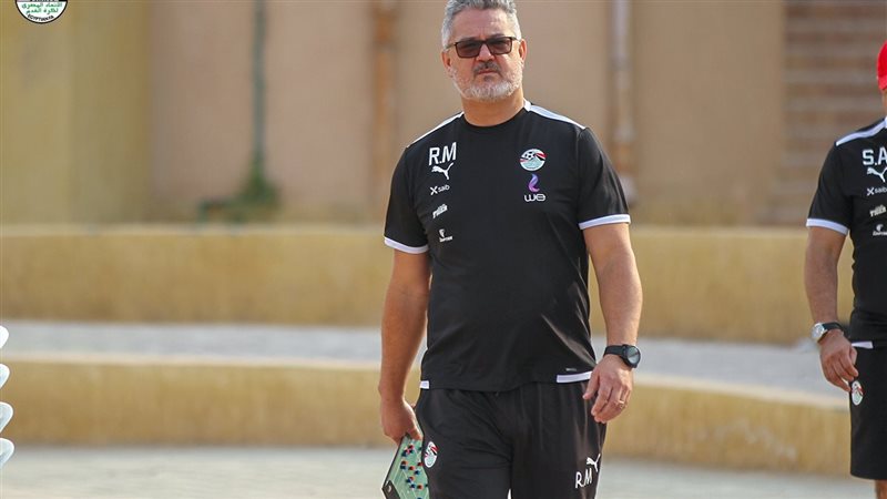 روجيرو ميكالي المدير