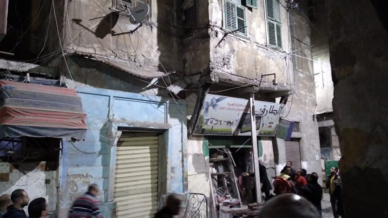 انهيار عقار بالجمرك،