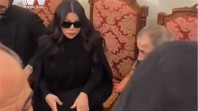 هيفاء وهبي تواسي جورج وسوف في عزاء نجله (فيديو)