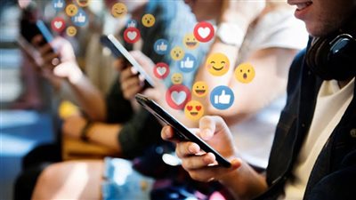 تقارير: 145 دقيقة يوميا متوسط استخدام مواقع التواصل الاجتماعي 