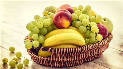تفسير حلم إعطاء الميت فاكهة فى المنام وعلاقته بخسارة الأموال وقلة الرزق 