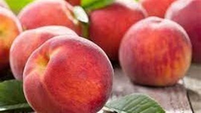 تفسير حلم أكل الخوخ في المنام وعلاقته بتحقيق الأرباح والمكاسب المادية