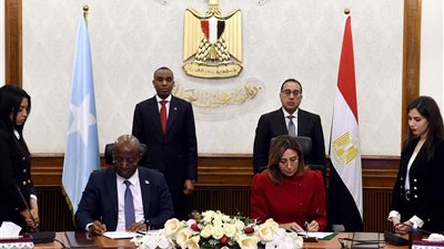 رئيسا وزراء مصر والصومال يشهدان توقيع مذكرة تفاهم لتعزيز التعاون الثقافي