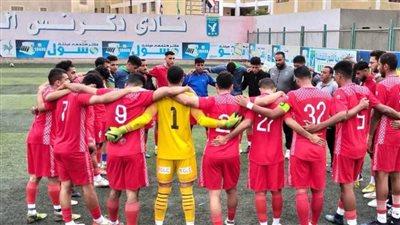 جماهير دكرنس تساند فريقها من أعلى أسطح المنازل قبل مواجهة البلدية (فيديو) 