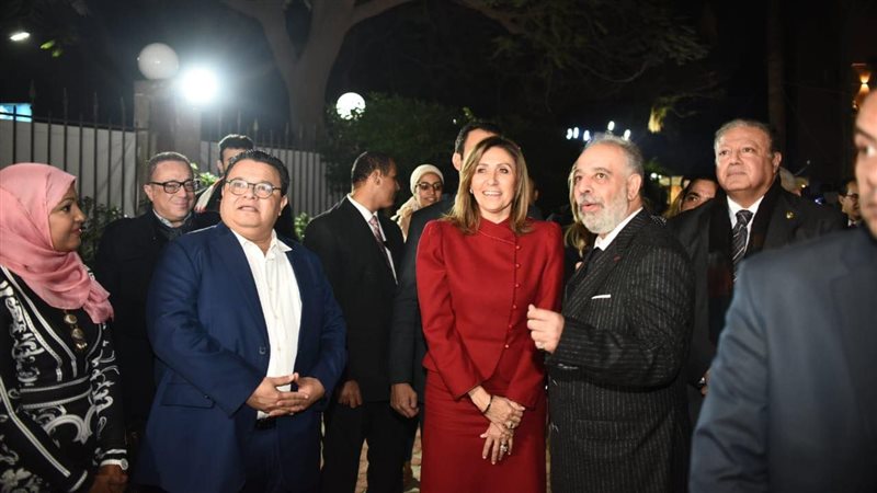 وزيرة الثقافة تفتتح
