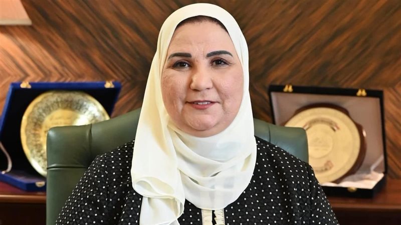 نيفين القياج وزيرة