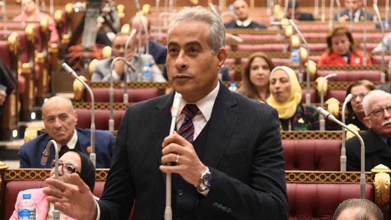  وزير القوى العاملة