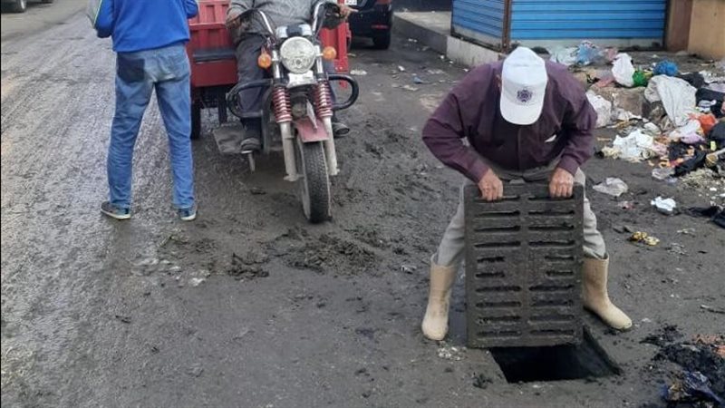 أعمال صيانة البالوعات