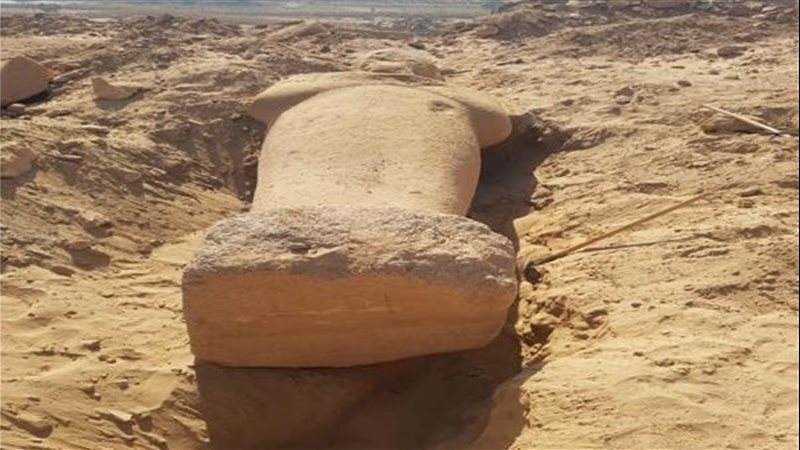 تمثال أثري للملك