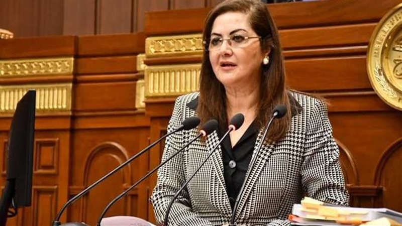 وزيرة التخطيط هالة