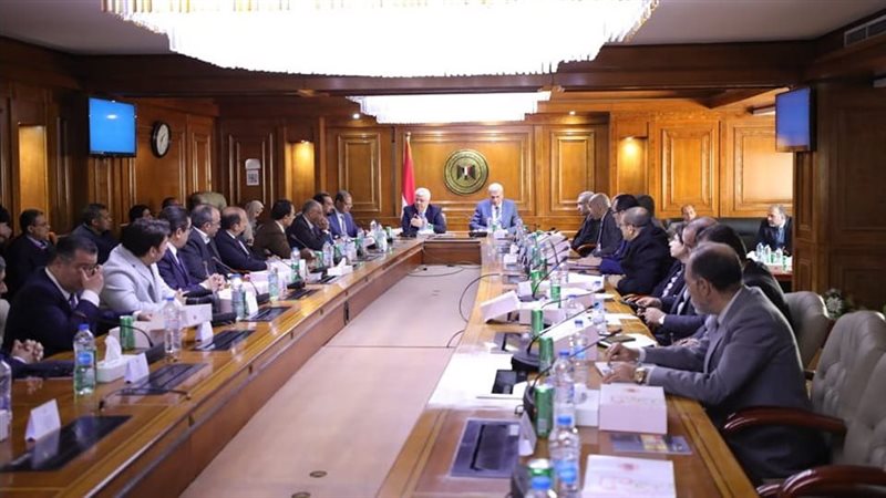 اجتماع وزير التعليم