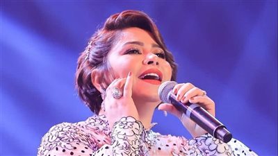 شيرين توجه رسالة مفاجئة لجمهورها بحفل الكويت: برضه مش هعيط (فيديو)