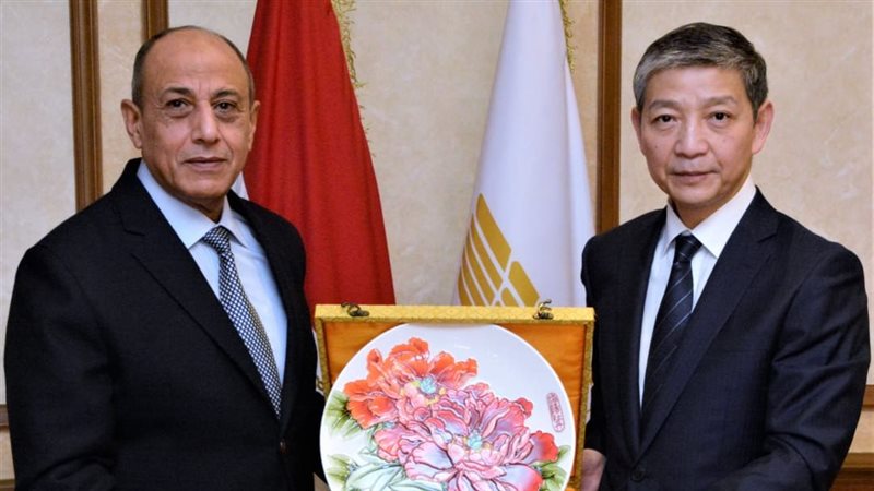 وزير الطيران خلال