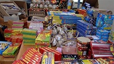 ضبط تاجر بحوزته 1.5 مليون قطعة ألعاب نارية في الجمالية 