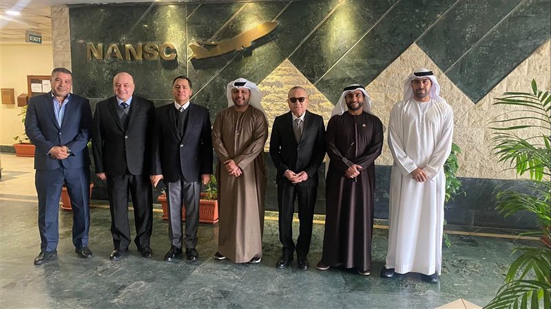 وفد إماراتى يزور