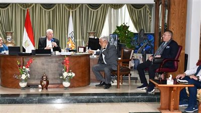 فودة يعقد لقاء مع الأجهزة التنفيذية وممثلى الشركات المنفذة للمشروعات الجارية بجنوب سيناء