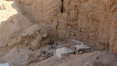 الكشف عن مقبرة ملكية بالبر الغربي في الأقصر (صور)