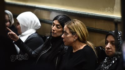ريم البارودي تتلقى عزاء والدها بمساكن شيراتون وبوسي شلبي أول الحضور (فيديو)