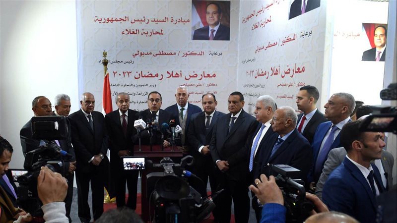 رئيس الوزراء خلال