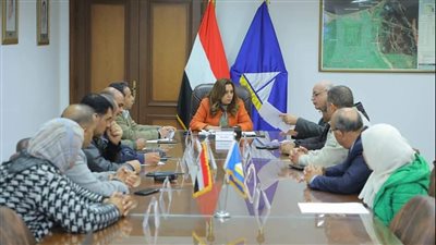 محافظ دمياط تبحث آلية استكمال مشروع صرف صحى شط جريبة 