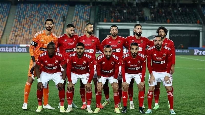 كولر يحاضر لاعبي