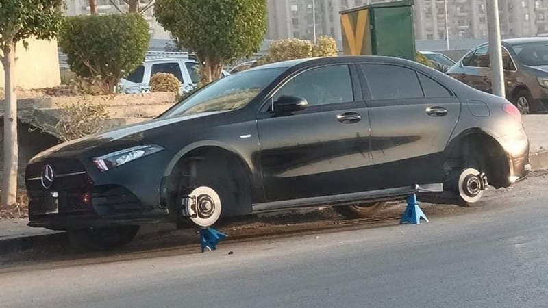 سرقة اطارات السيارات