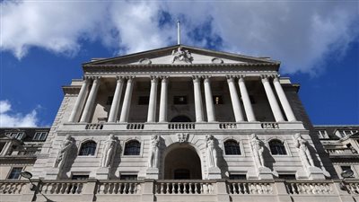 توقعات برفع سعر الفائدة الأساسي في بريطانيا إلى 4%