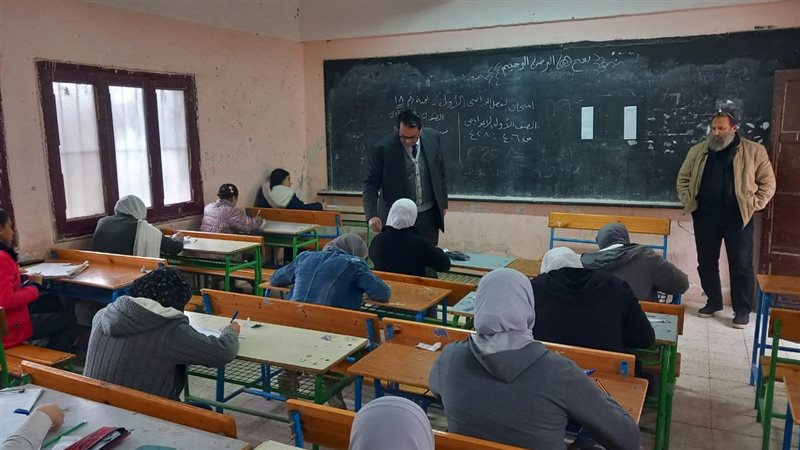 طلاب الشهادة الإعدادية،