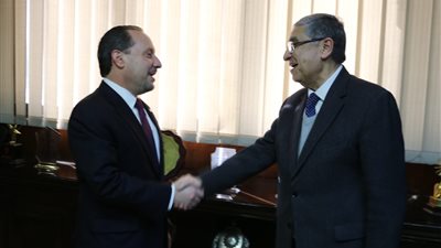 وزير الكهرباء يلتقي القائم بأعمال سفير الولايات المتحدة لبحث سبل التعاون 