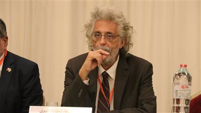 نقيبا الأطباء والأشراف يقدمان واجب العزاء في الدكتور محمود الشريف
