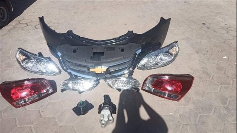 قطع غيار السيارات