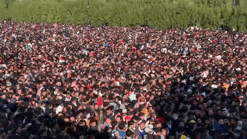 تدافع جماهير العراق